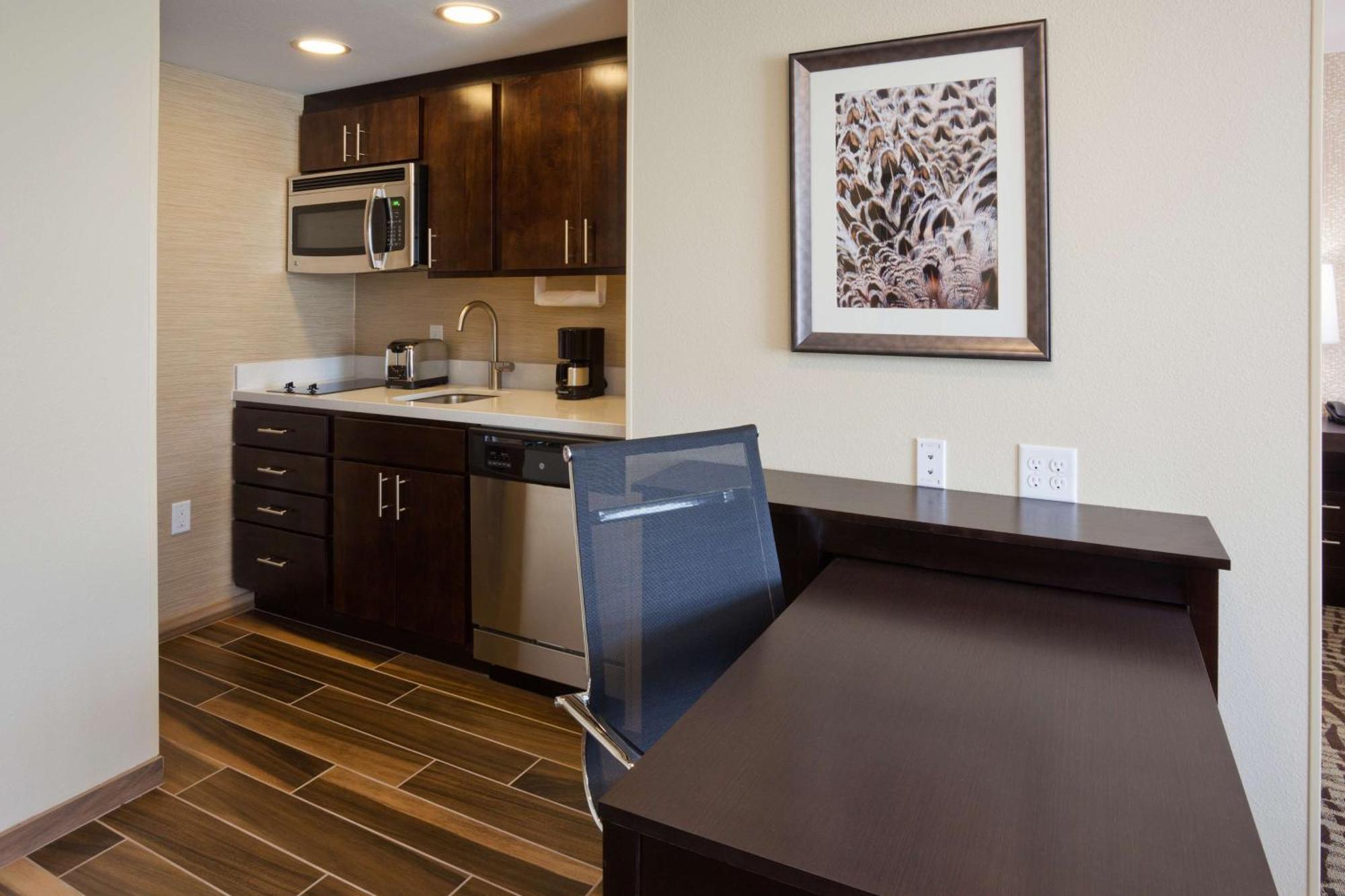 Homewood Suites Davenport Bettendorf Bagian luar foto