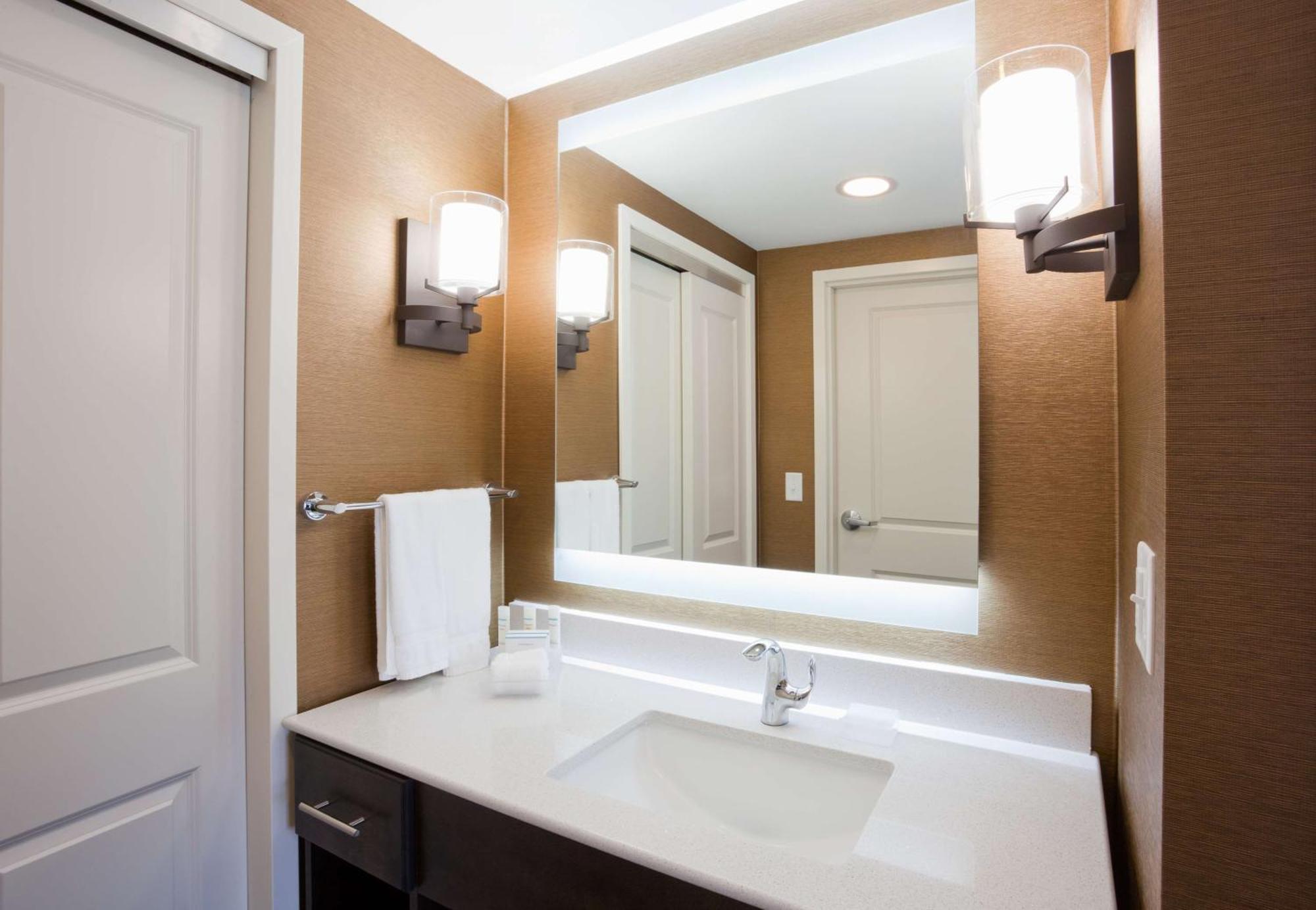 Homewood Suites Davenport Bettendorf Bagian luar foto